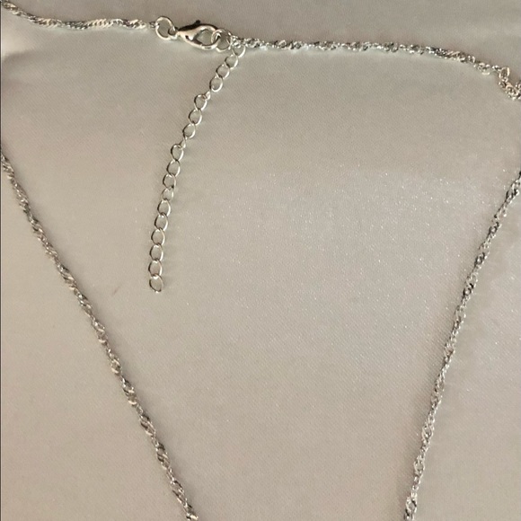 ❌SOLD❌ Silver & Pearl Necklace and Earring Set, New - Picture 5 of 11